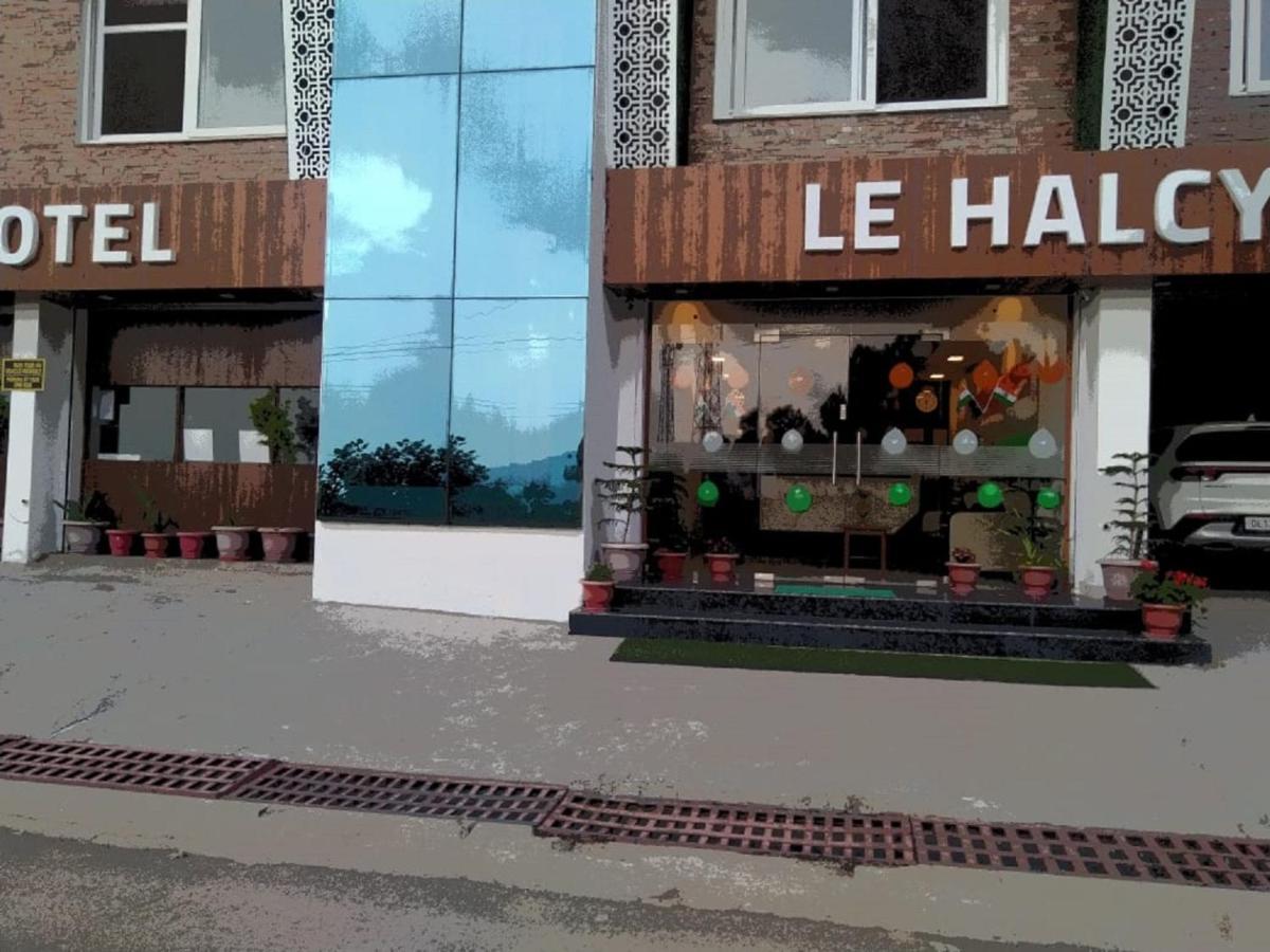 Hotel Le Halcyon , Kasauli Солан Екстериор снимка
