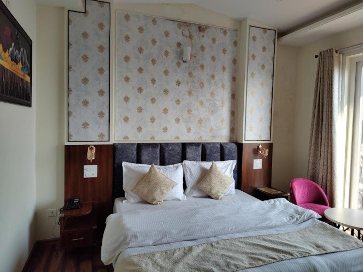 Hotel Le Halcyon , Kasauli Солан Екстериор снимка