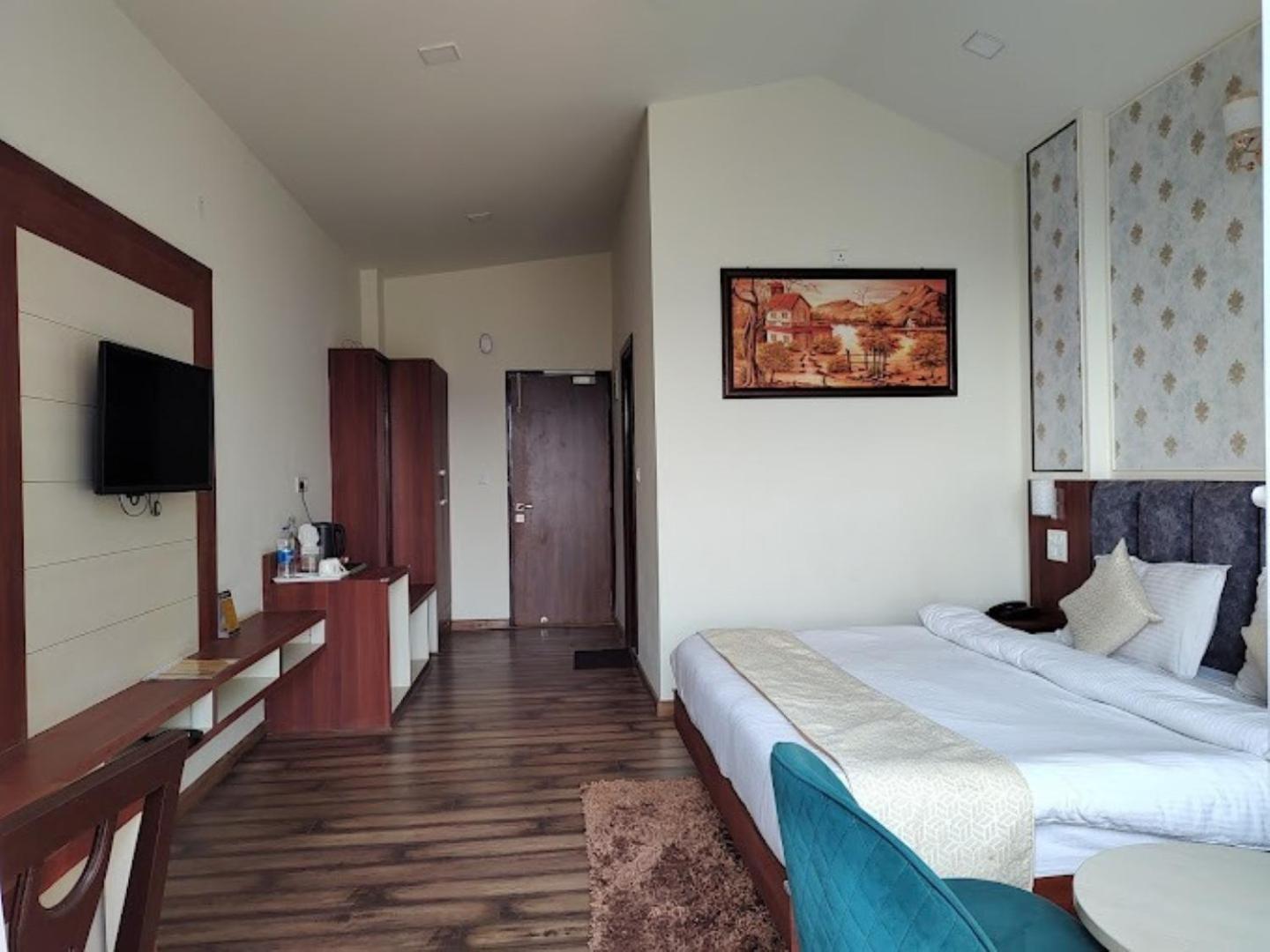 Hotel Le Halcyon , Kasauli Солан Екстериор снимка