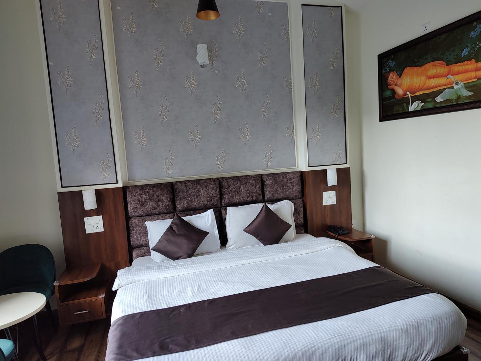 Hotel Le Halcyon , Kasauli Солан Екстериор снимка