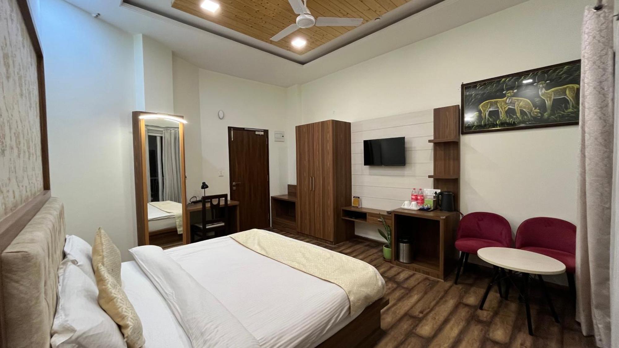 Hotel Le Halcyon , Kasauli Солан Екстериор снимка
