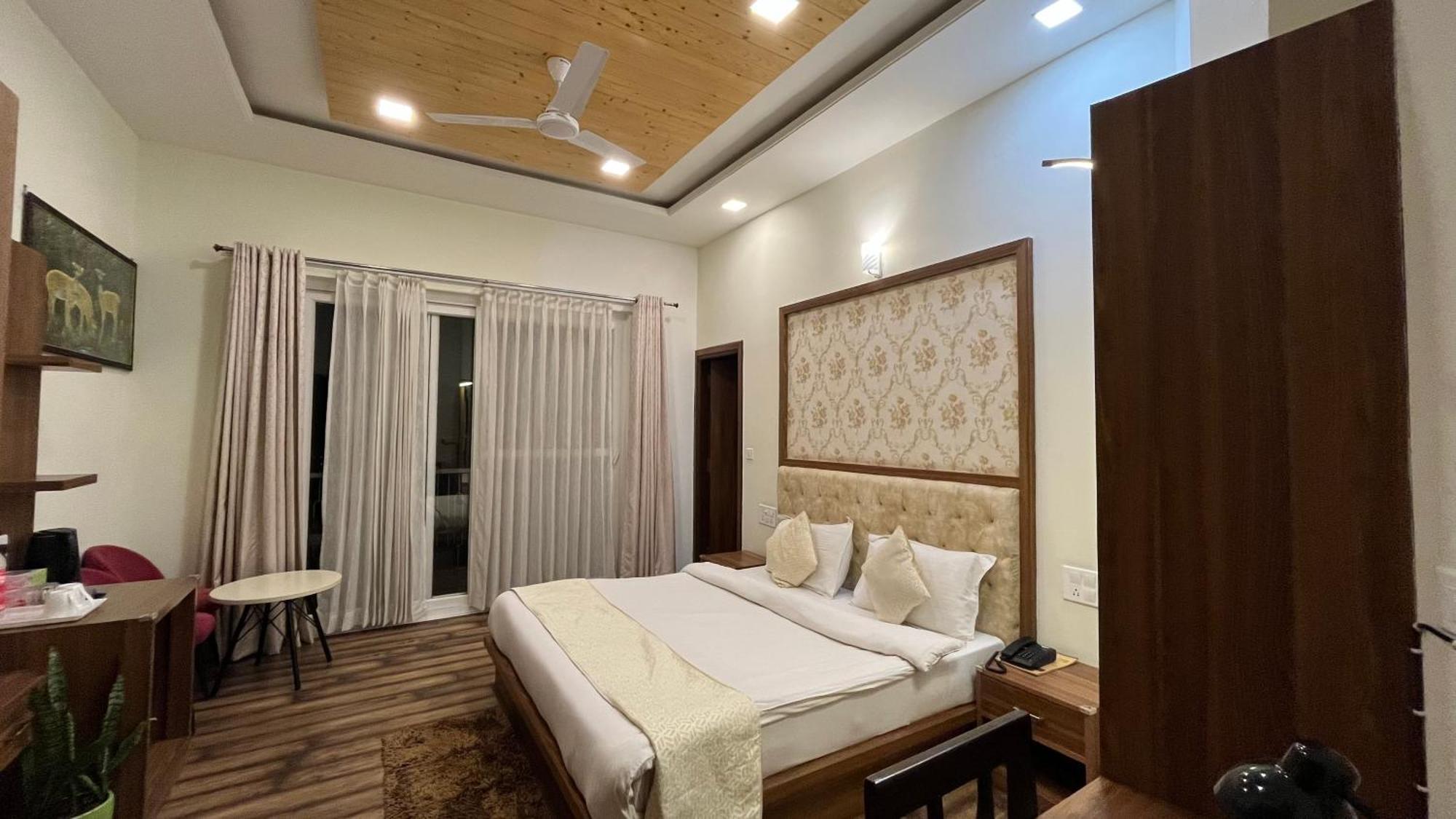 Hotel Le Halcyon , Kasauli Солан Екстериор снимка