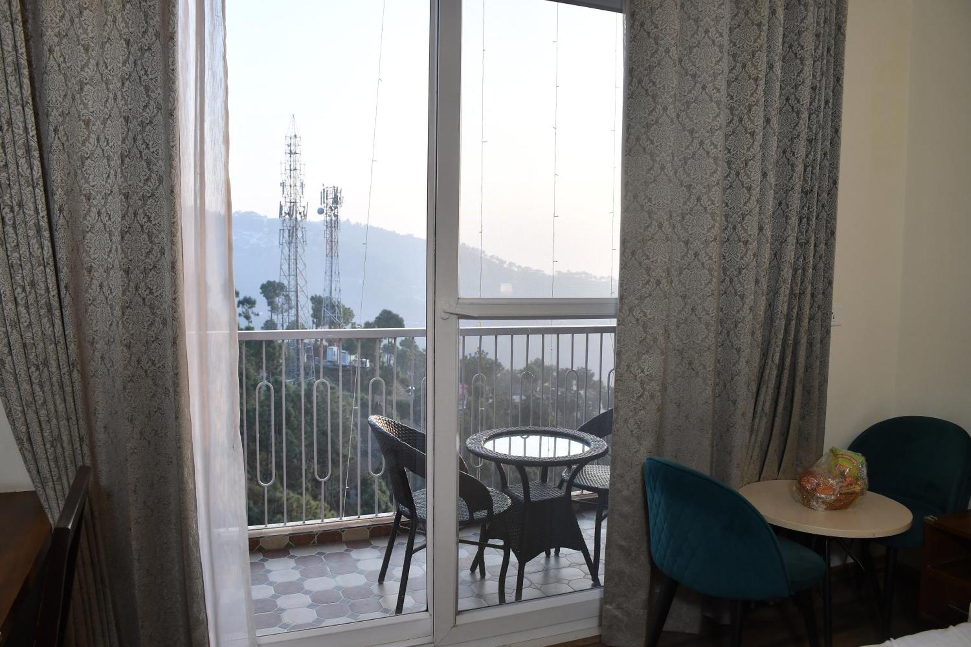 Hotel Le Halcyon , Kasauli Солан Екстериор снимка